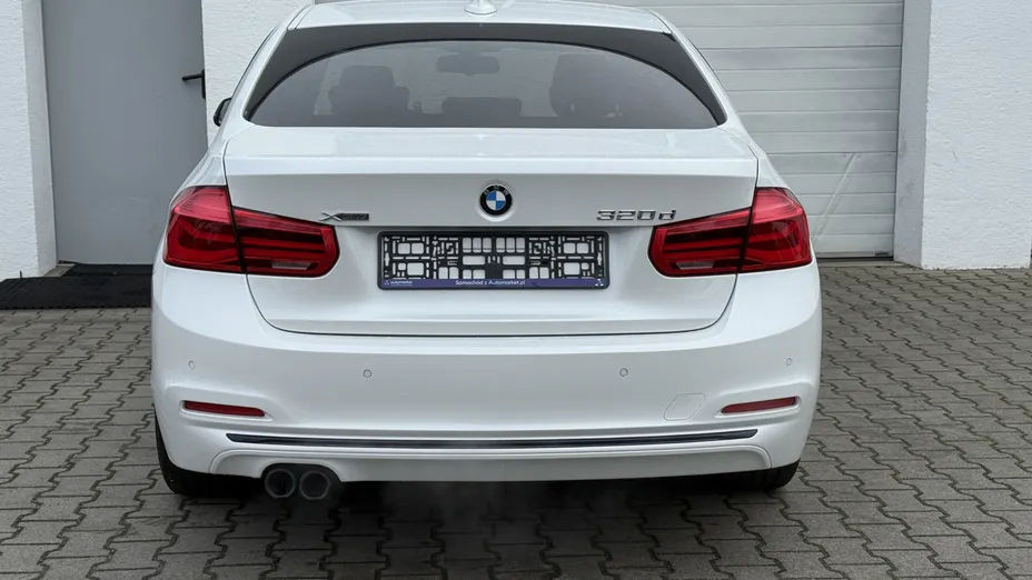 BMW Seria 3 320d xDrive Sport Line aut
