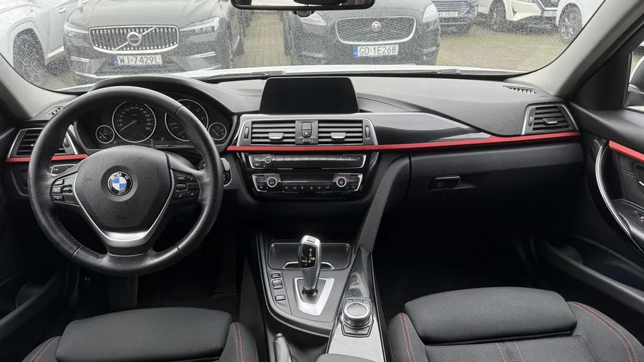 BMW Seria 3 320d xDrive Sport Line aut