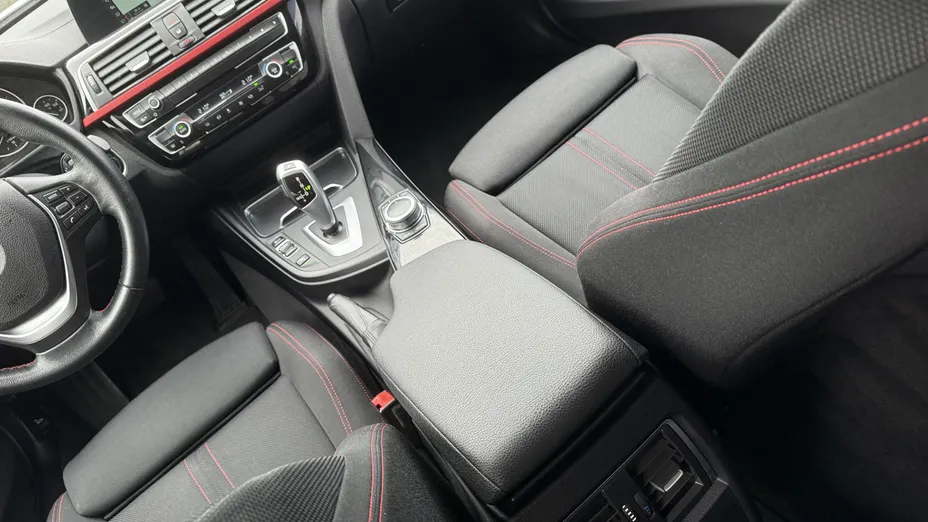 BMW Seria 3 320d xDrive Sport Line aut