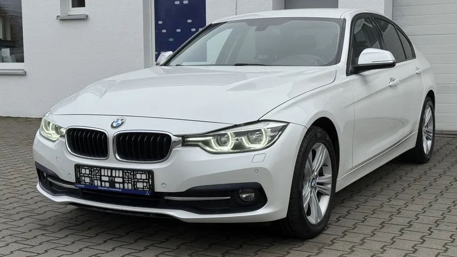 BMW Seria 3 320d xDrive Sport Line aut