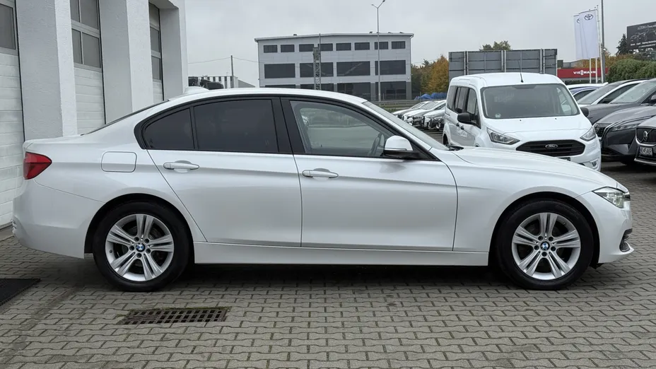 BMW Seria 3 320d xDrive Sport Line aut