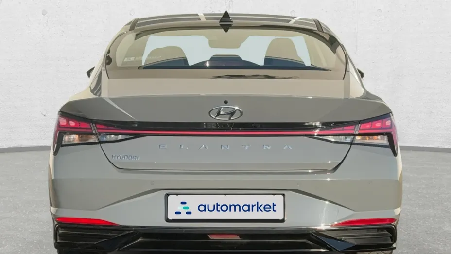 HYUNDAI Elantra Elantra 1.6 Executive CVT