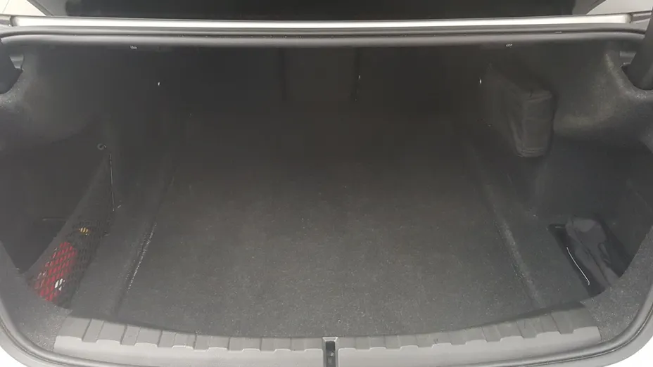 BMW Seria 3 318i M Sport aut