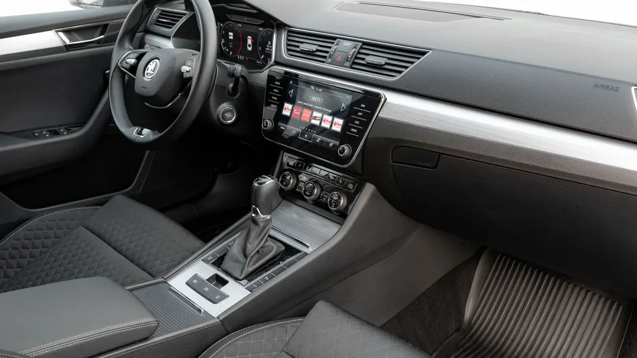 SKODA Superb Superb 2.0 TDI SCR Ambition DSG