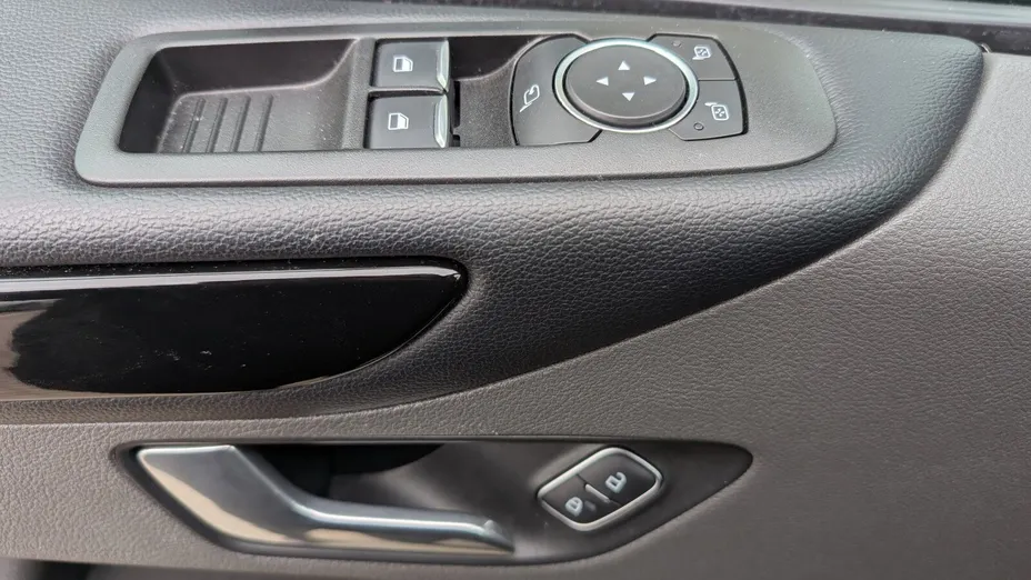 FORD Tourneo Custom Tourneo Custom 2.0 EcoBlue L1 Titanium SelectShift