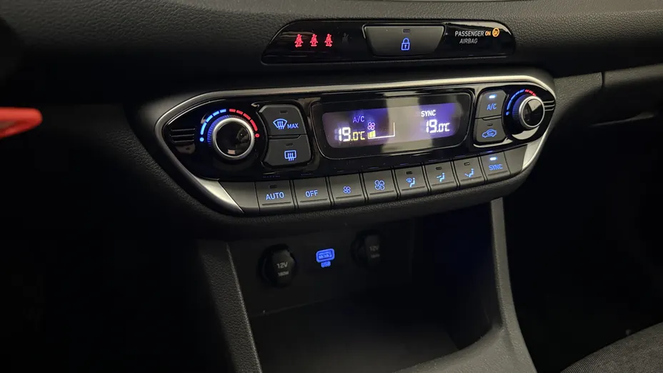 HYUNDAI i30 i30 1.5 T-GDI 48V Smart