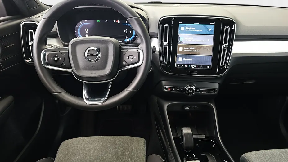 VOLVO XC40 XC40 B3 Plus Dark aut