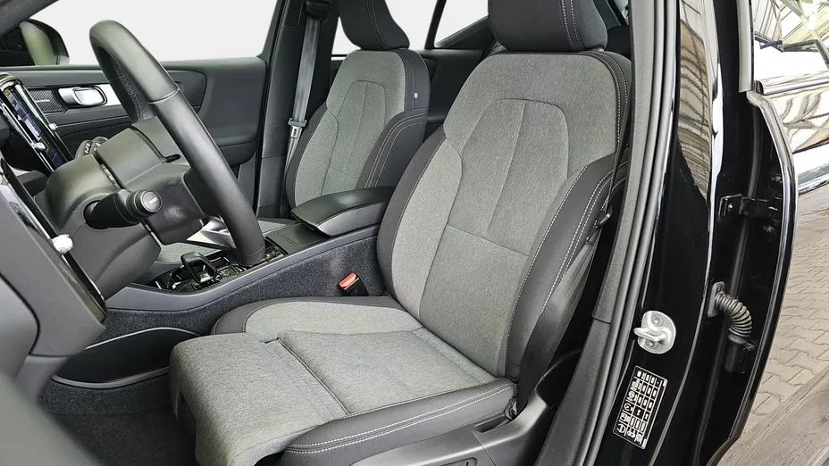 VOLVO XC40 XC40 B3 Plus Dark aut