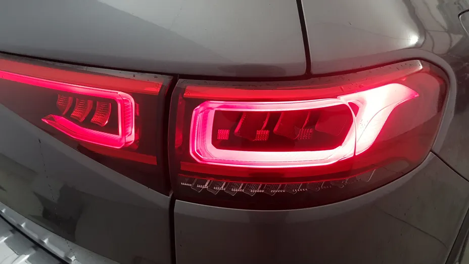 MERCEDES-BENZ EQB EQB 250 66.5kWh AMG