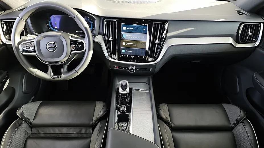 VOLVO V60 V60 B5 B AWD Plus Dark aut