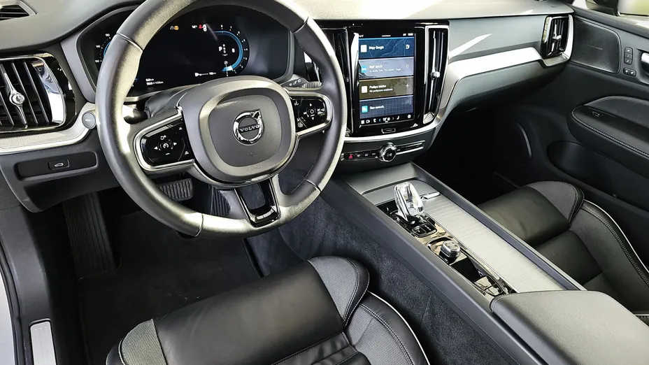 VOLVO V60 V60 B5 B AWD Plus Dark aut