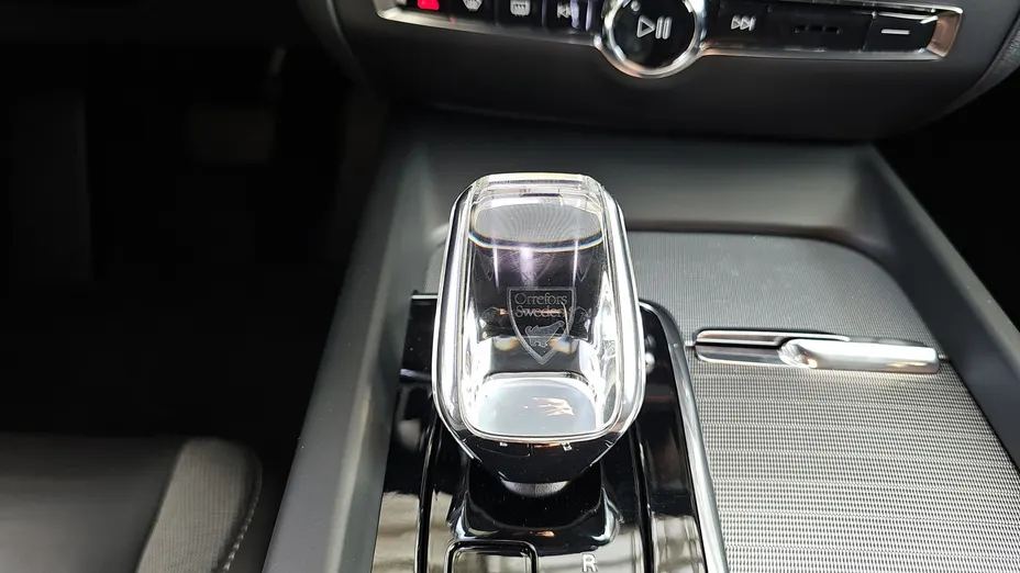 VOLVO V60 V60 B5 B AWD Plus Dark aut