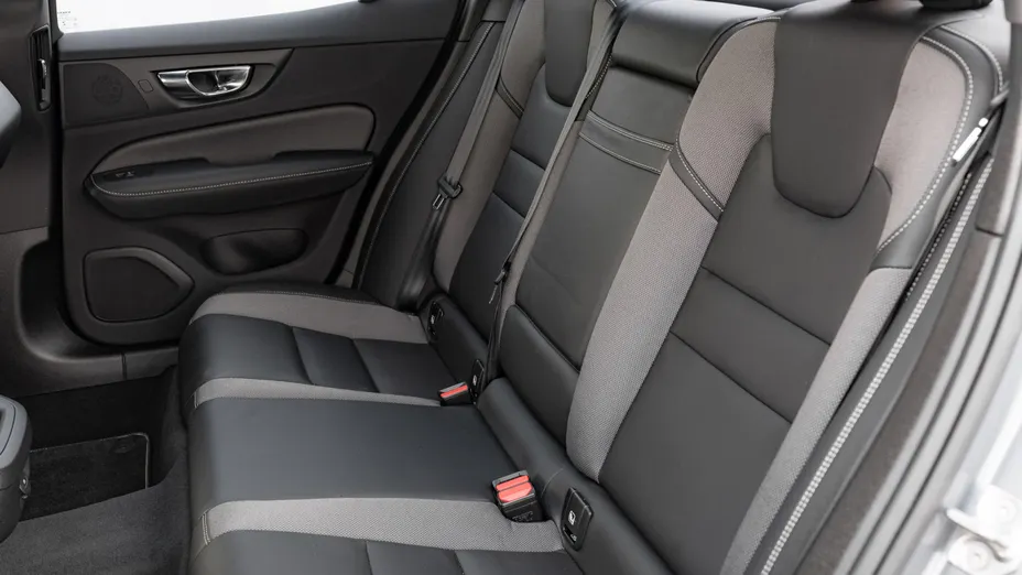 VOLVO S60 S60 B4 B R-Design aut