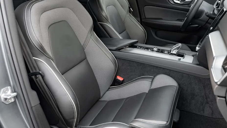 VOLVO S60 S60 B4 B R-Design aut