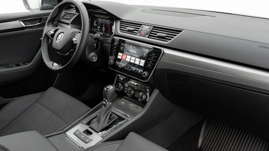 SKODA Superb Superb 2.0 TDI SCR Style DSG