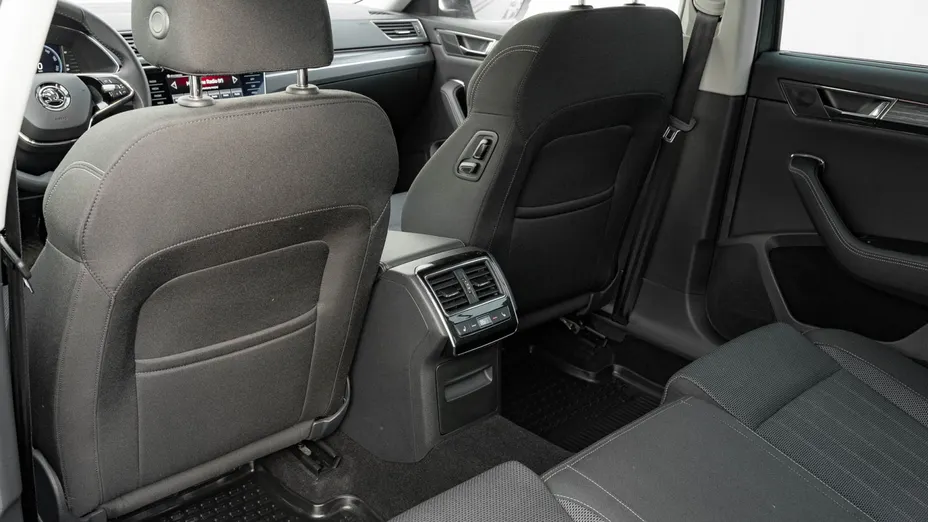 SKODA Superb Superb 2.0 TDI SCR Style DSG