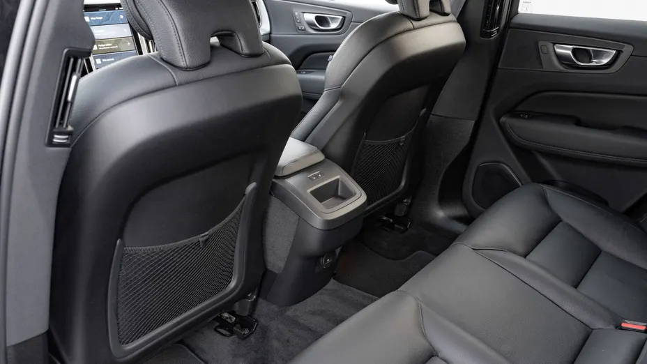 VOLVO XC60 XC60 B4 B Plus Dark aut