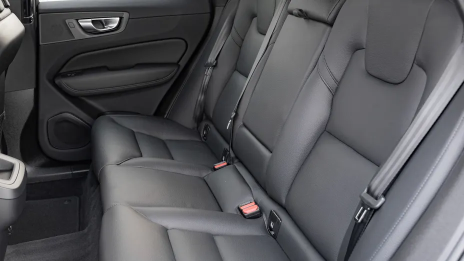 VOLVO XC60 XC60 B4 B Plus Dark aut