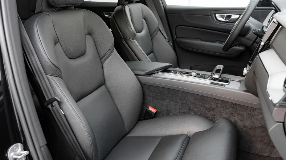 VOLVO XC60 XC60 B4 B Plus Dark aut