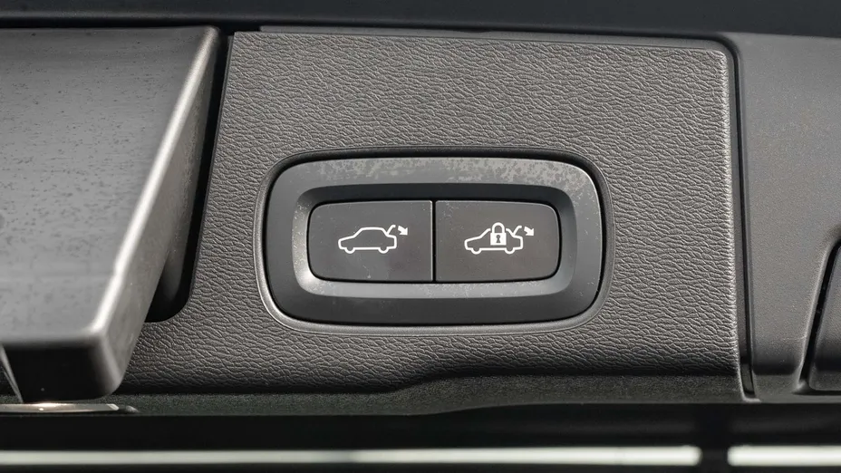 VOLVO XC60 XC60 B4 B Plus Dark aut