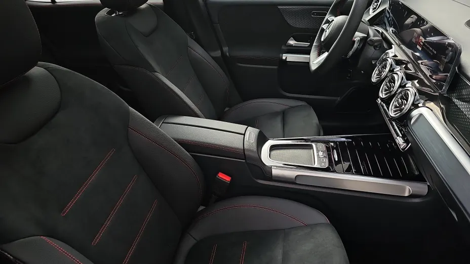 MERCEDES-BENZ GLB GLB 200 mHEV AMG Line 7G-DCT Nowy