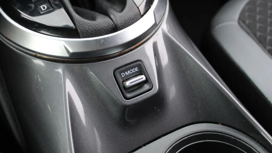 NISSAN Juke Juke 1.6 Hybrid N-Connecta AMT