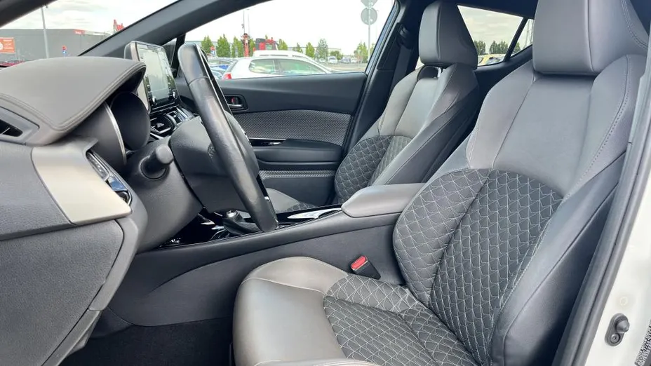 TOYOTA C-HR C-HR 2.0 Hybrid Executive