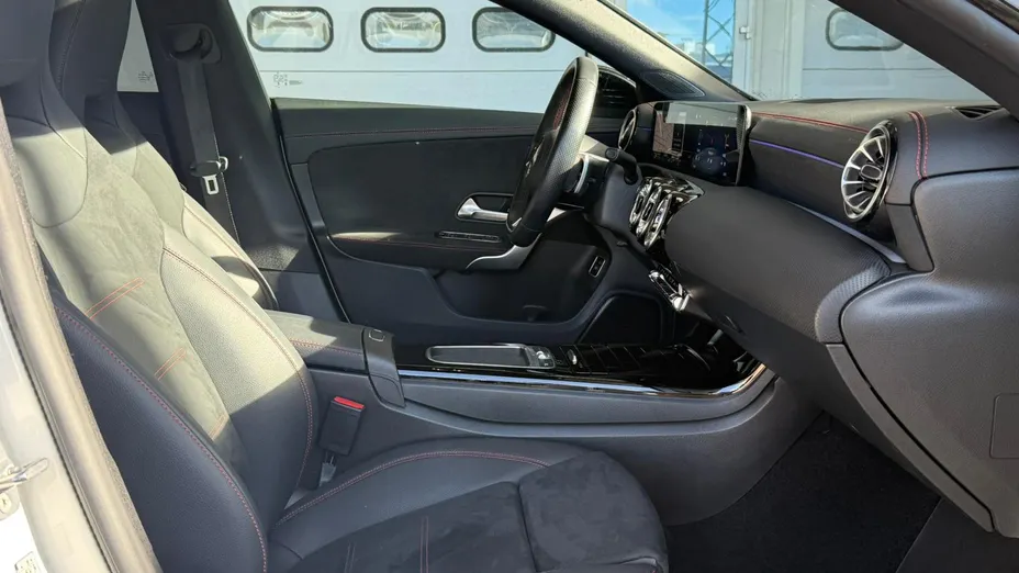 MERCEDES-BENZ CLA CLA 200 AMG Line 7G-DCT