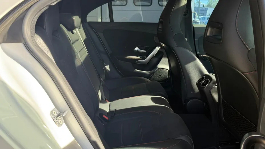 MERCEDES-BENZ CLA CLA 200 AMG Line 7G-DCT