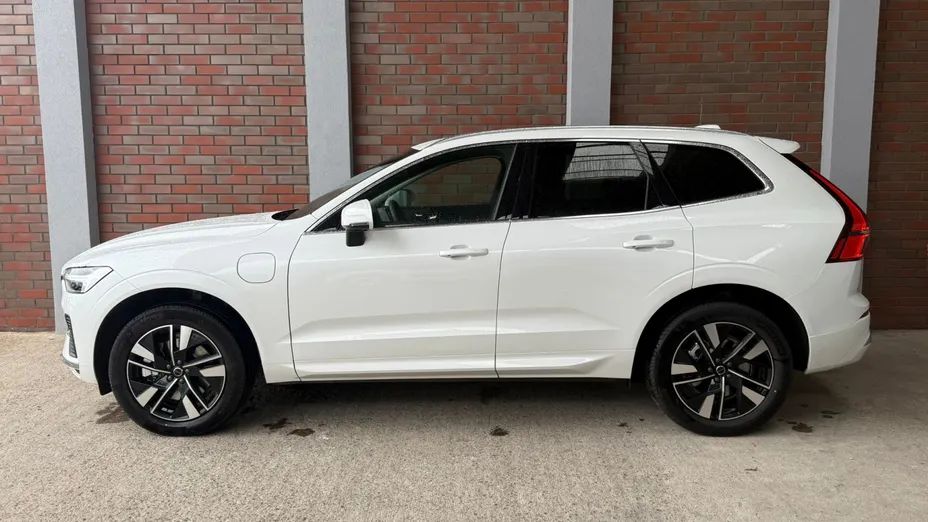 VOLVO XC60 XC60 T6 Plug-In Hybrid AWD Plus Bright aut