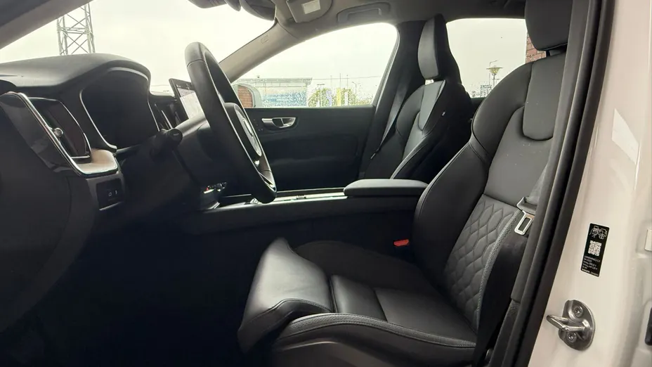 VOLVO XC60 XC60 T6 Plug-In Hybrid AWD Plus Bright aut