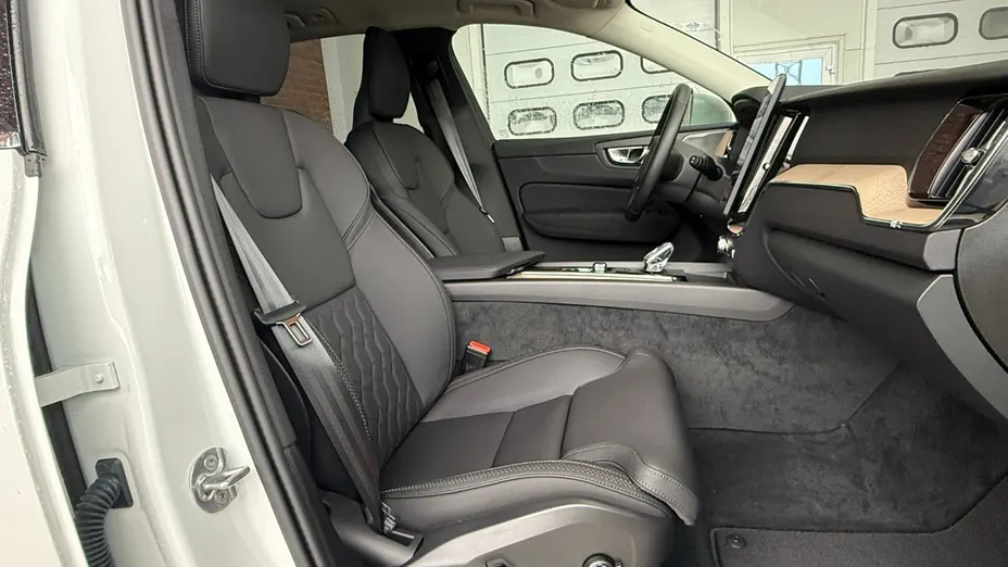 VOLVO XC60 XC60 T6 Plug-In Hybrid AWD Plus Bright aut