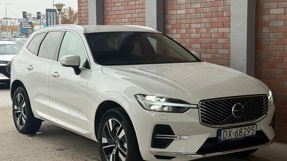 VOLVO XC60 XC60 T6 Plug-In Hybrid AWD Plus Bright aut