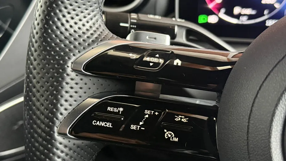 MERCEDES-BENZ C Klasa C 220 d mHEV 4-Matic AMG