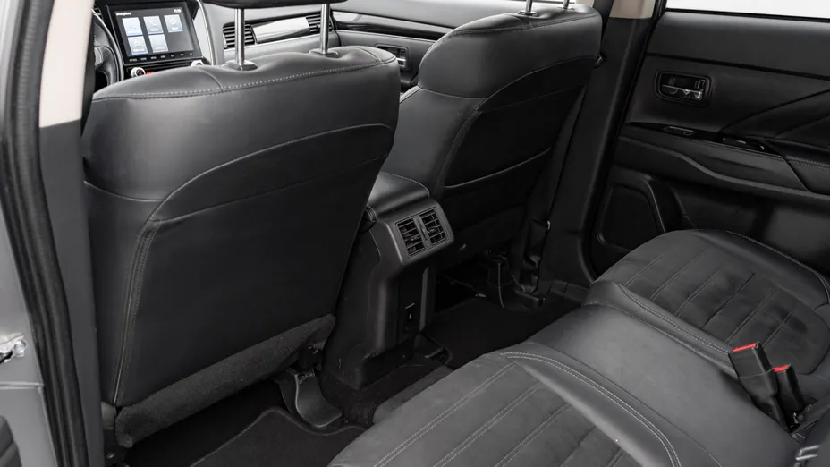 MITSUBISHI Outlander Outlander PHEV Instyle