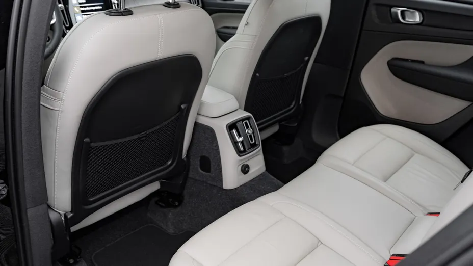 VOLVO XC40 XC40 T5 Plug-In Hybrid Inscription aut