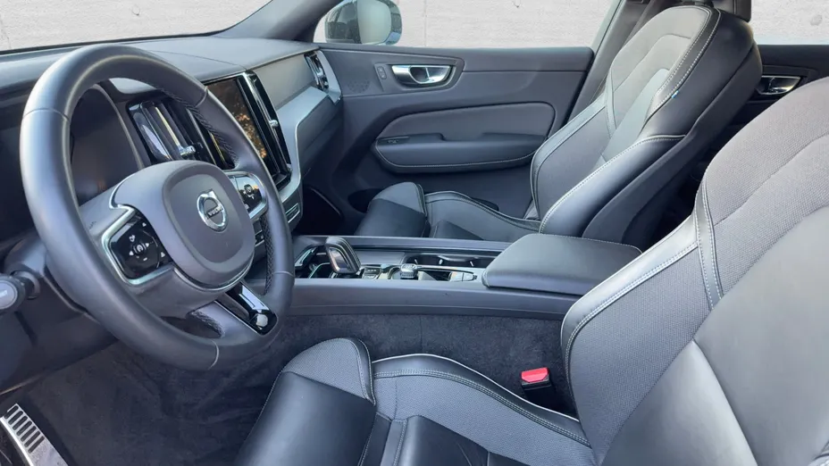 VOLVO XC60 XC60 B4 B R-Design aut