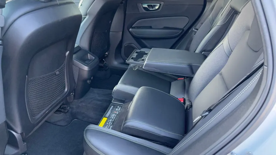 VOLVO XC60 XC60 B4 B R-Design aut