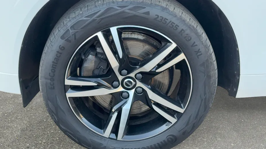 VOLVO XC60 XC60 B4 B R-Design aut