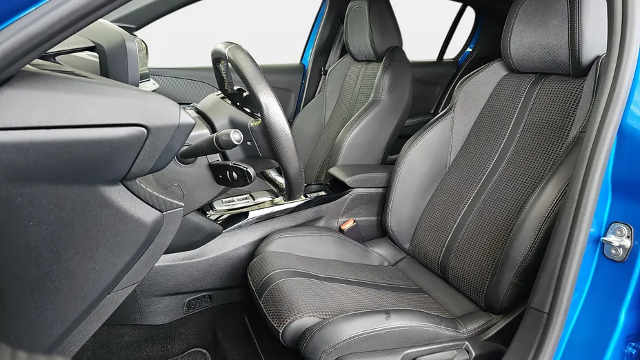PEUGEOT 208 e-208 GT