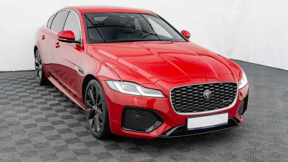 JAGUAR XF XF 2.0 P250 R-Dynamic SE