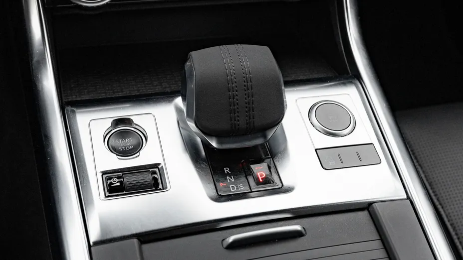 JAGUAR XF XF 2.0 P250 R-Dynamic SE