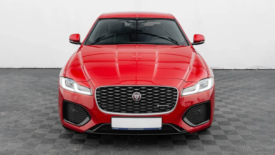 JAGUAR XF XF 2.0 P250 R-Dynamic SE