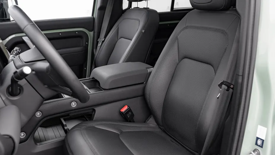 LAND ROVER Defender Defender 110 3.0 D300 mHEV SE