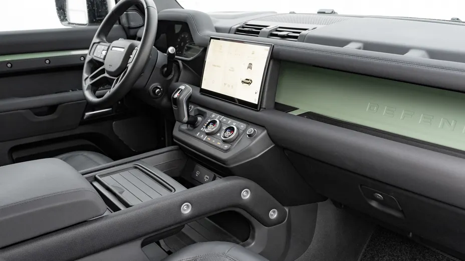 LAND ROVER Defender Defender 110 3.0 D300 mHEV SE