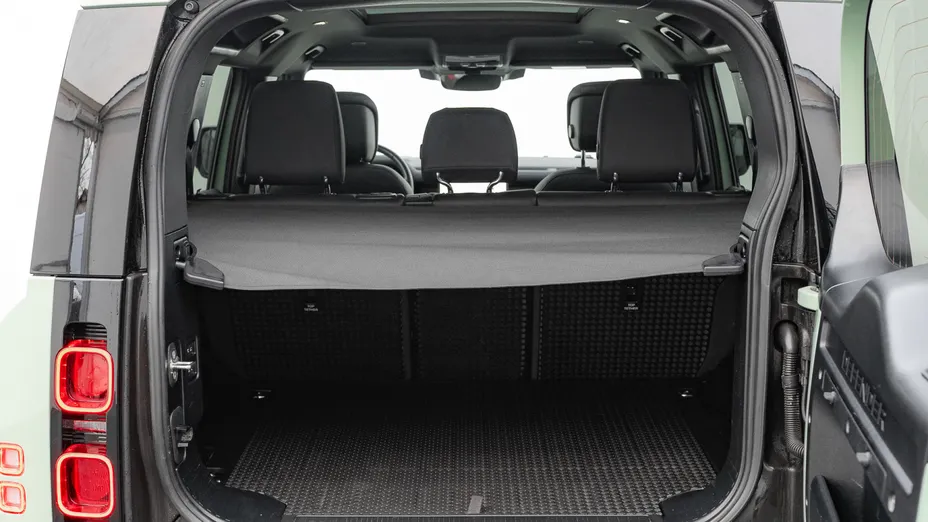 LAND ROVER Defender Defender 110 3.0 D300 mHEV SE