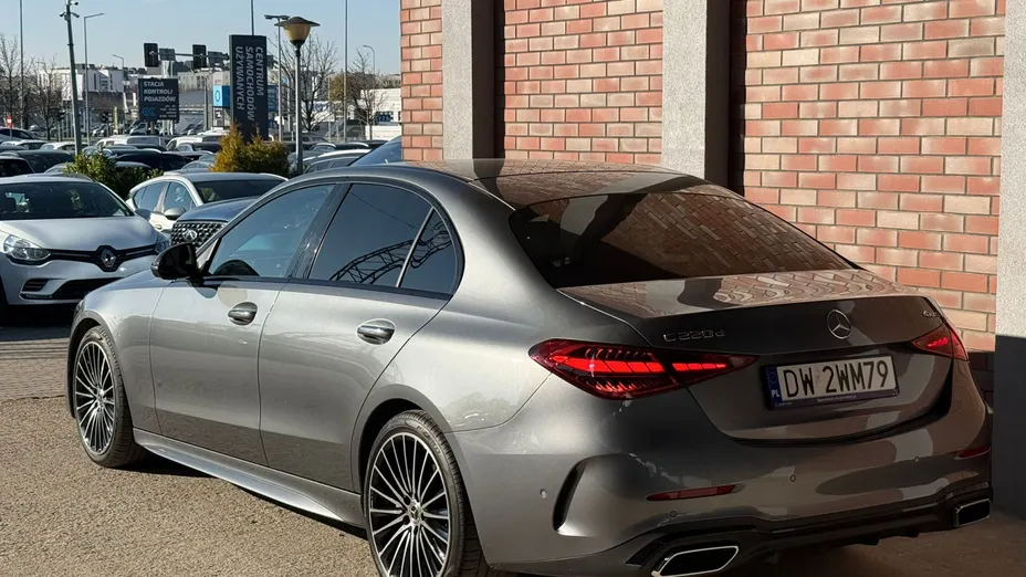 MERCEDES-BENZ C Klasa C 220 d mHEV 4-Matic AMG