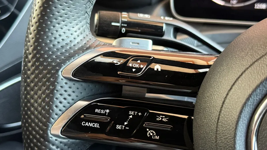 MERCEDES-BENZ C Klasa C 220 d mHEV 4-Matic AMG