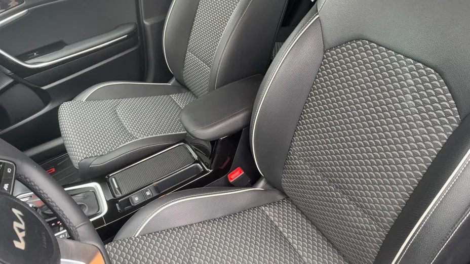 KIA Cee'd Ceed 1.5 T-GDI Tribute DCT