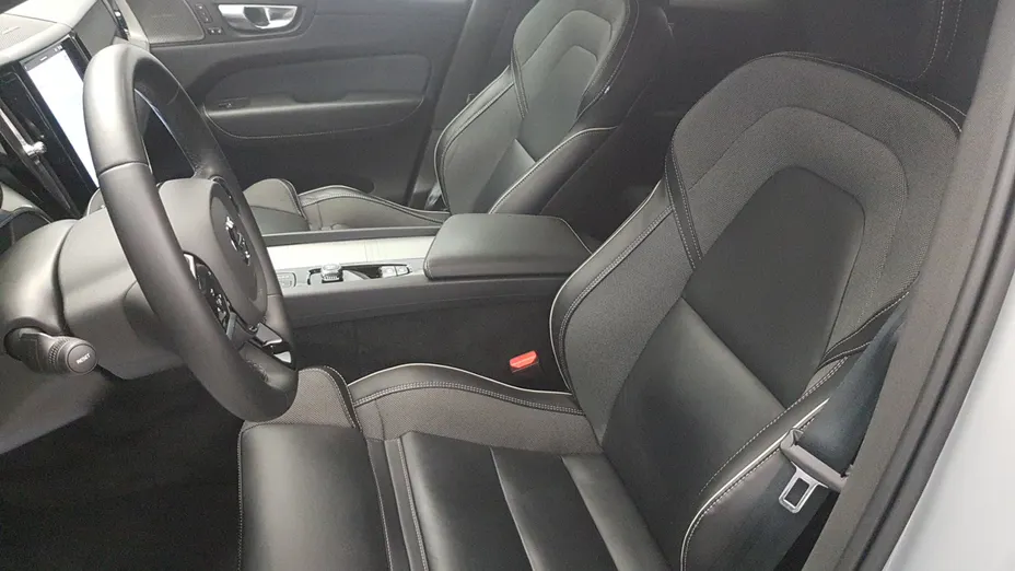 VOLVO XC60 XC60 B4 B Plus Dark aut